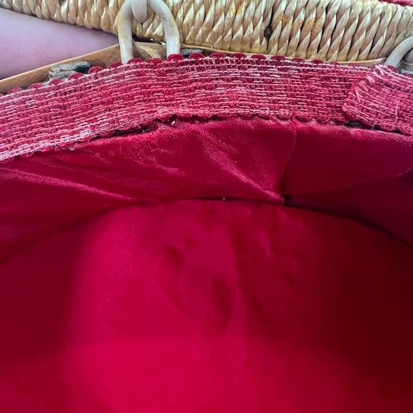 Vintage tapestry sewing basket with insert tray - Picture 13 of 15